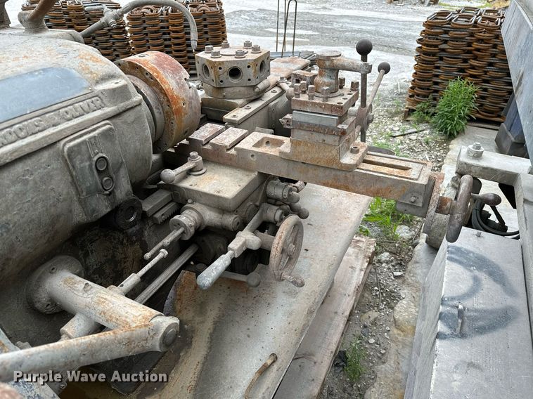 image for item OG9005 Bardons & Oliver  lathe