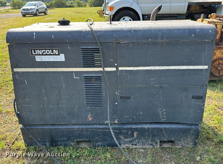 image for item OG9016 Lincoln Electric Commander 500  welder