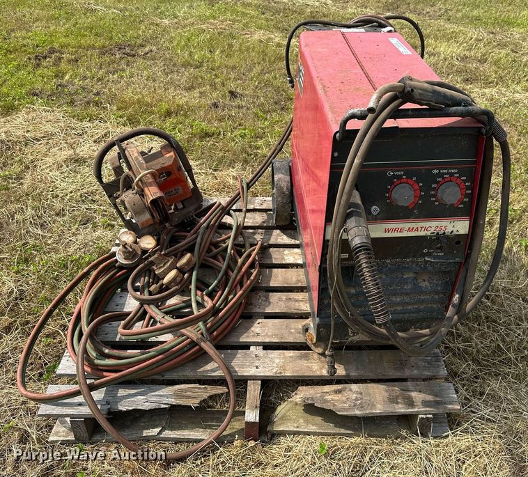 image for item OG9039 Lincoln Electric Wire-Matic 255  welder