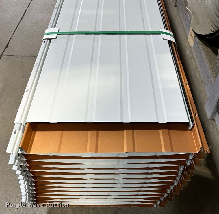 image for item ZA0220 (25) sheets of metal siding/roofing