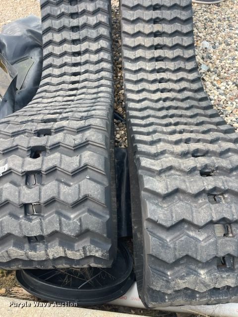 image for item ZA0246 (2) Camoplast SD 450x86x56 BBE rubber tracks