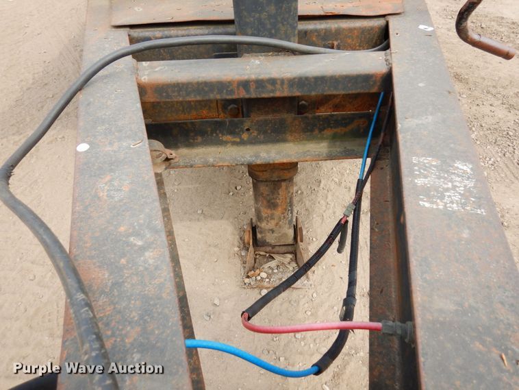 image for item AF9710 1999 Towmaster  equipment trailer