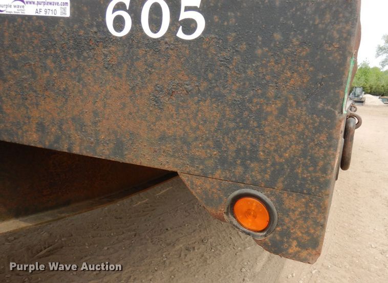 image for item AF9710 1999 Towmaster  equipment trailer