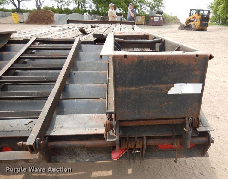 image for item AF9710 1999 Towmaster  equipment trailer