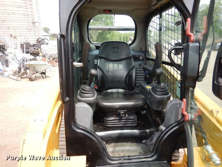 image for item AF9711 2017 Caterpillar 257D  tracked skid steer loader