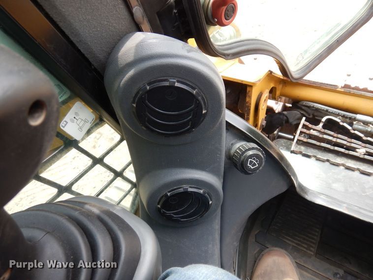 image for item AF9711 2017 Caterpillar 257D  tracked skid steer loader