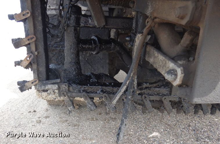 image for item AF9736 1990 International 4700  oil distributor truck