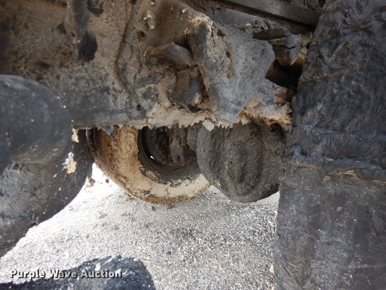 image for item AF9736 1990 International 4700  oil distributor truck