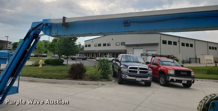 image for item DC6058 2003 Genie Z80/60  boom lift