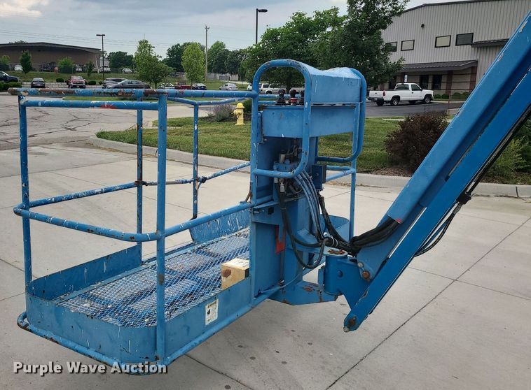 image for item DC6058 2003 Genie Z80/60  boom lift