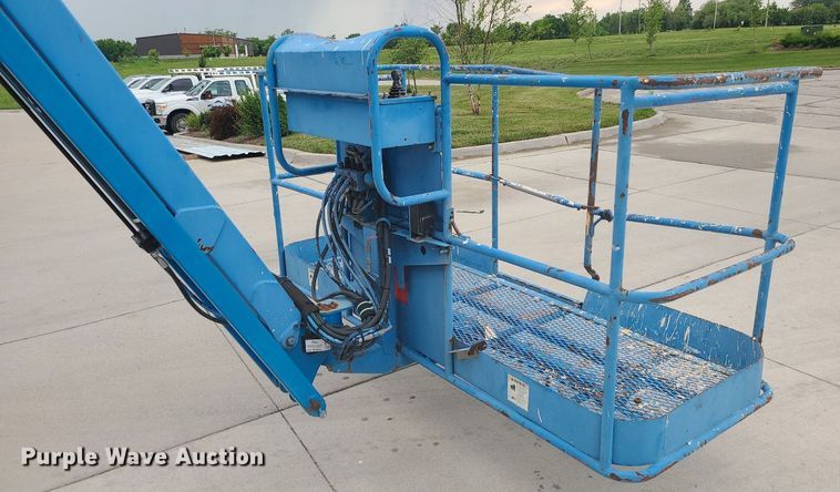 image for item DC6058 2003 Genie Z80/60  boom lift
