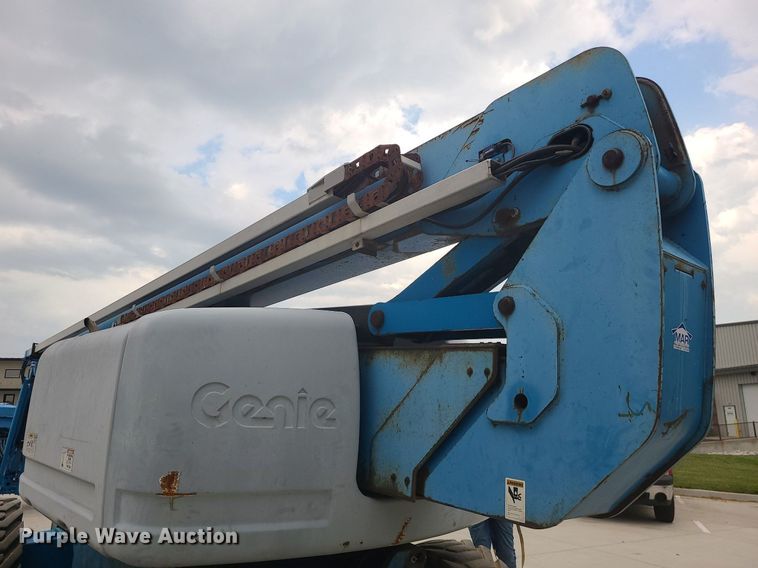 image for item DC6058 2003 Genie Z80/60  boom lift