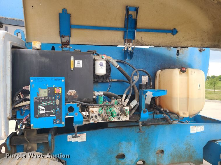 image for item DC6058 2003 Genie Z80/60  boom lift