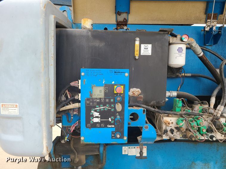 image for item DC6058 2003 Genie Z80/60  boom lift