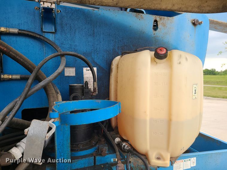 image for item DC6058 2003 Genie Z80/60  boom lift