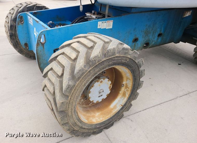 image for item DC6058 2003 Genie Z80/60  boom lift