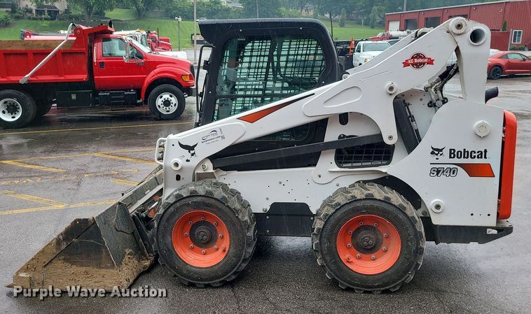 image for item DC6062 2019 Bobcat S740  skid steer loader