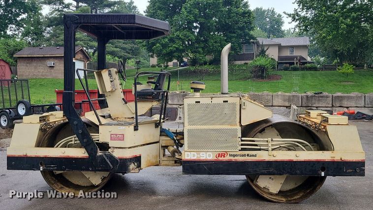 image for item DC6063 Ingersoll Rand DD90  double drum vibratory roller