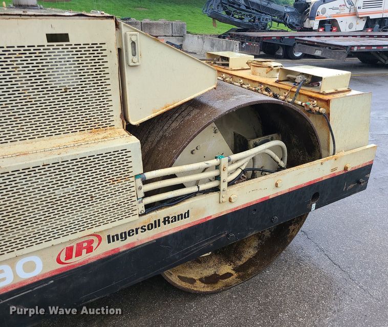 image for item DC6063 Ingersoll Rand DD90  double drum vibratory roller