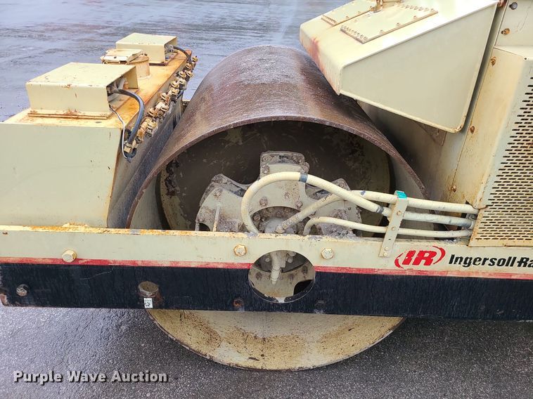image for item DC6063 Ingersoll Rand DD90  double drum vibratory roller