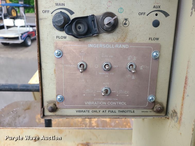 image for item DC6063 Ingersoll Rand DD90  double drum vibratory roller