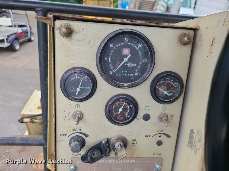 image for item DC6063 Ingersoll Rand DD90  double drum vibratory roller