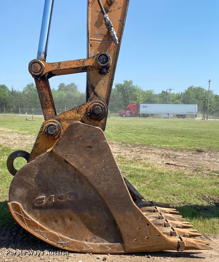 image for item DI7811 2007 Case CX330  excavator