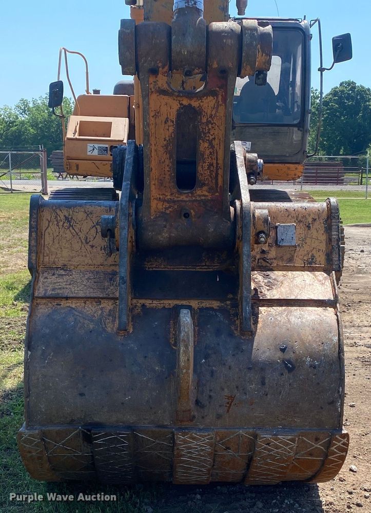 image for item DI7811 2007 Case CX330  excavator