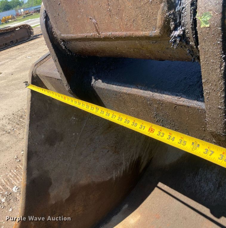 image for item DI7811 2007 Case CX330  excavator