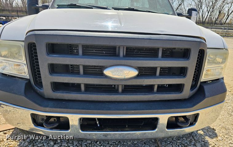 image for item DK1734 2006 Ford F550 Super Duty XL  dump flatbed truck