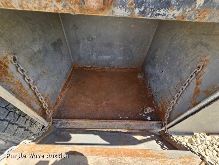 image for item DK1734 2006 Ford F550 Super Duty XL  dump flatbed truck