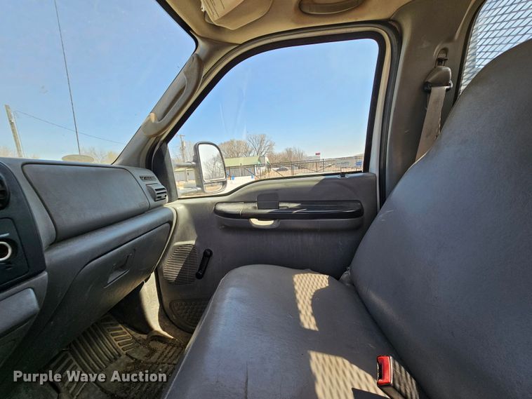 image for item DK1734 2006 Ford F550 Super Duty XL  dump flatbed truck