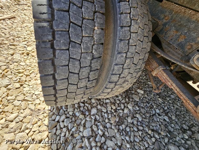 image for item DK1734 2006 Ford F550 Super Duty XL  dump flatbed truck