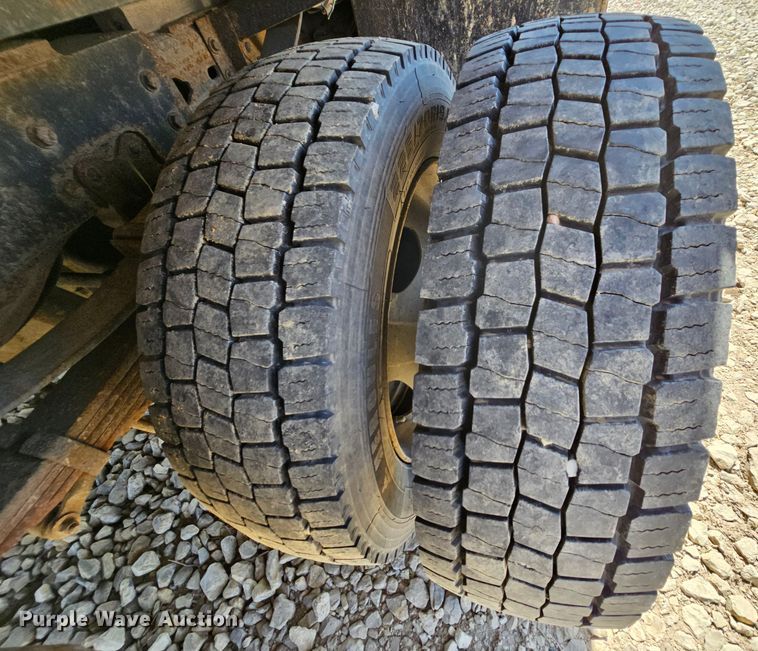 image for item DK1734 2006 Ford F550 Super Duty XL  dump flatbed truck