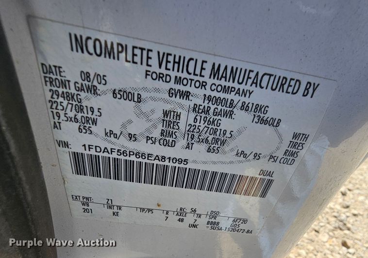 image for item DK1734 2006 Ford F550 Super Duty XL  dump flatbed truck