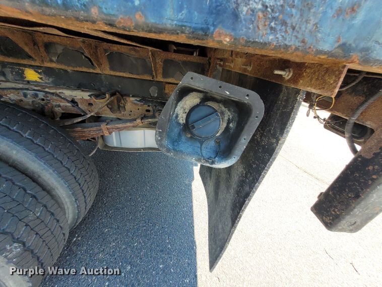 image for item DK1912 2001 Ford F450 Super Duty XL  dump flatbed truck