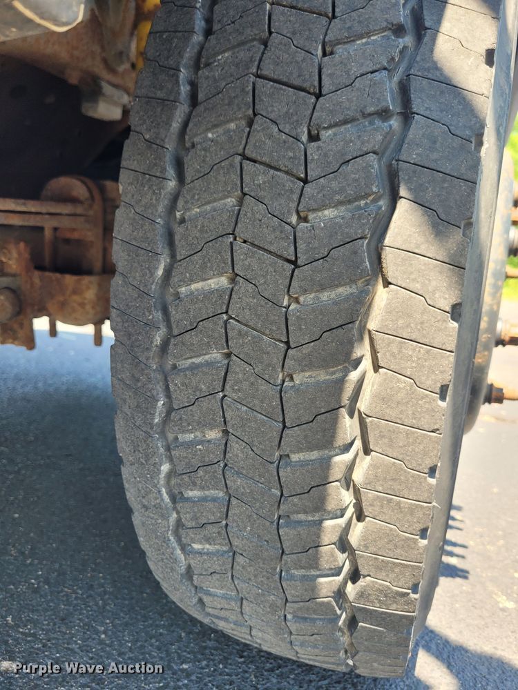 image for item DK1912 2001 Ford F450 Super Duty XL  dump flatbed truck