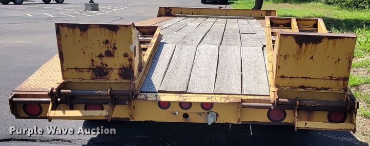 image for item DK1914 1984 Eager Beaver  equipment trailer