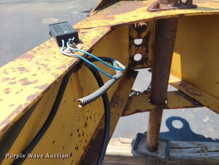 image for item DK1914 1984 Eager Beaver  equipment trailer