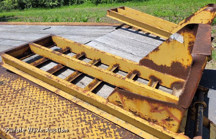 image for item DK1914 1984 Eager Beaver  equipment trailer