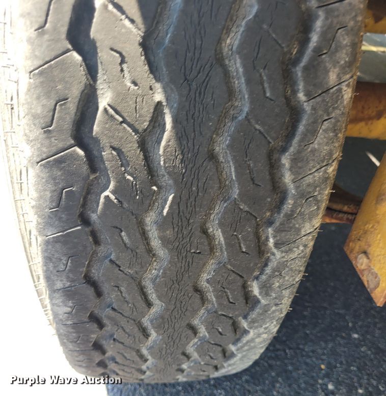 image for item DK1914 1984 Eager Beaver  equipment trailer