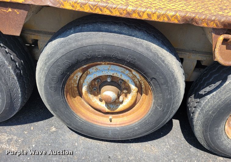 image for item DK1914 1984 Eager Beaver  equipment trailer