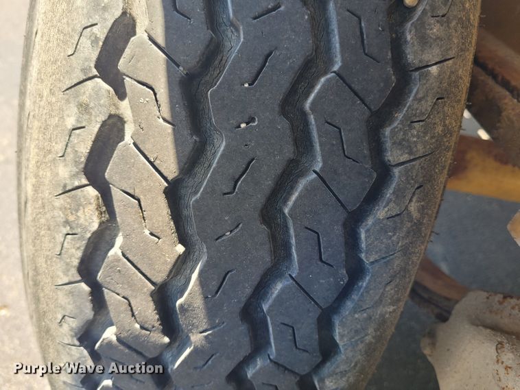 image for item DK1914 1984 Eager Beaver  equipment trailer