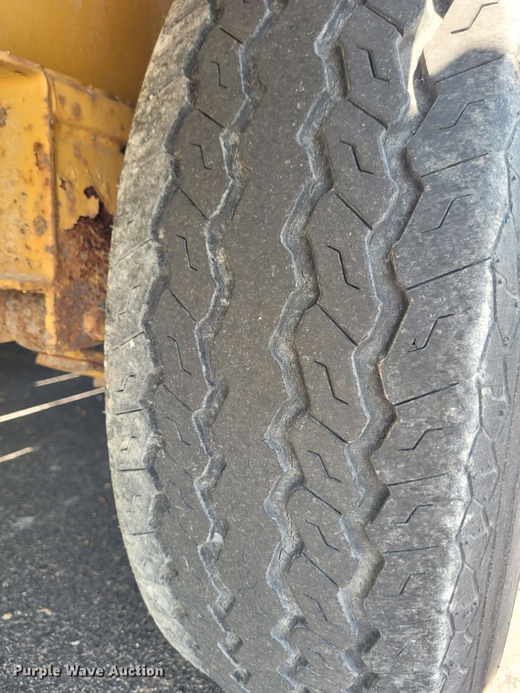 image for item DK1914 1984 Eager Beaver  equipment trailer