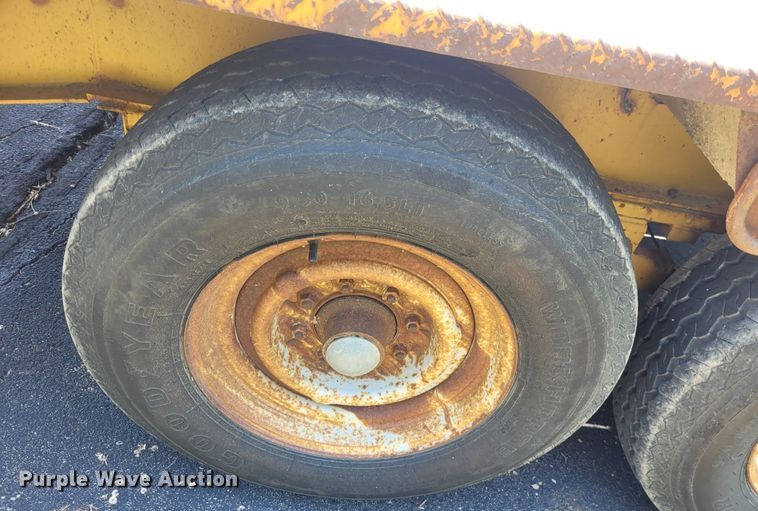 image for item DK1914 1984 Eager Beaver  equipment trailer