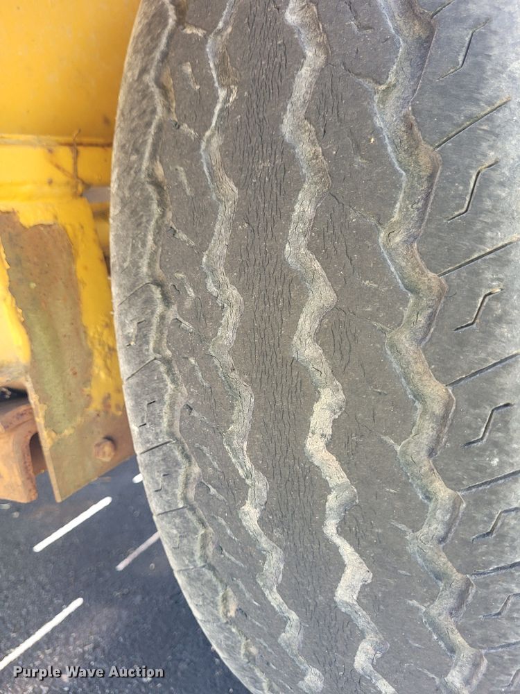 image for item DK1914 1984 Eager Beaver  equipment trailer