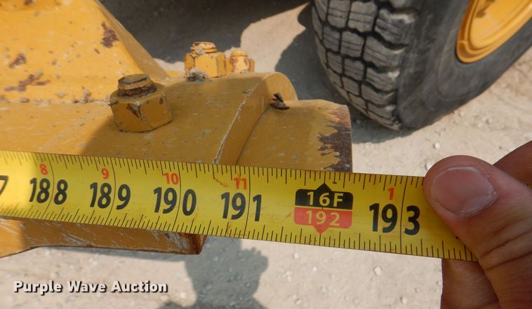 image for item DK5235 2019 Caterpillar 12M3  motor grader