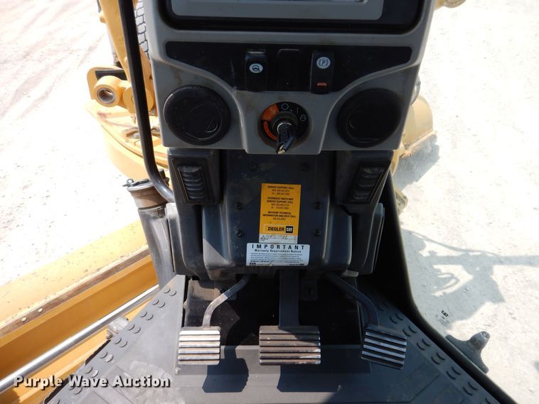 image for item DK5235 2019 Caterpillar 12M3  motor grader