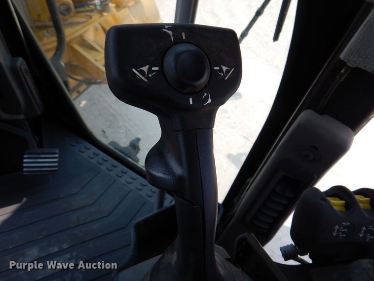 image for item DK5235 2019 Caterpillar 12M3  motor grader