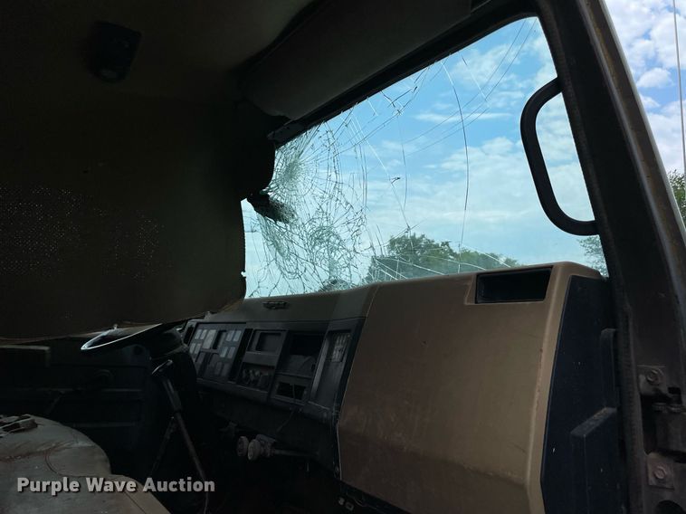 image for item DM0250 1991 International 4600  dump truck